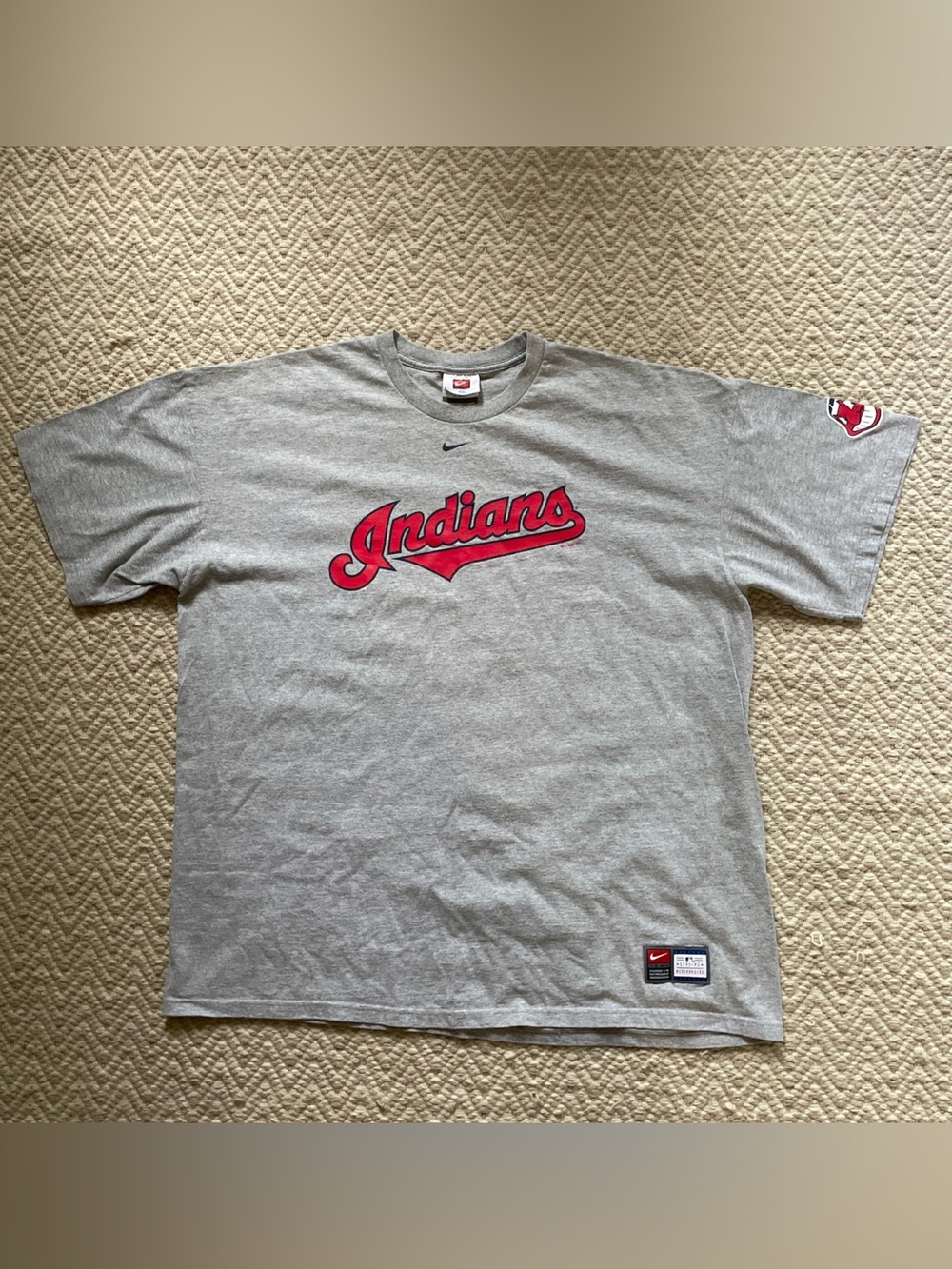 Y2K VTG Cleveland Indians Guardians Nike Team TShirt Size XXL Center Swoosh MLB